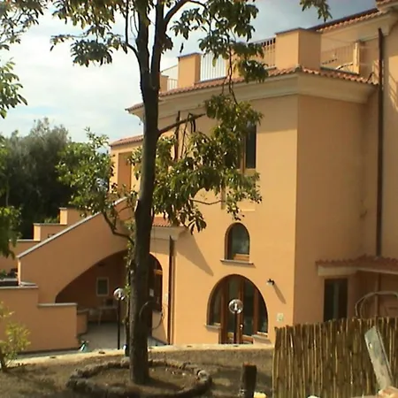 Holiday home Luxurious Mansion In With Garden