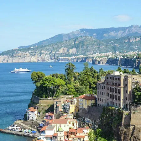 Luxurious Mansion In With Garden * Sorrento