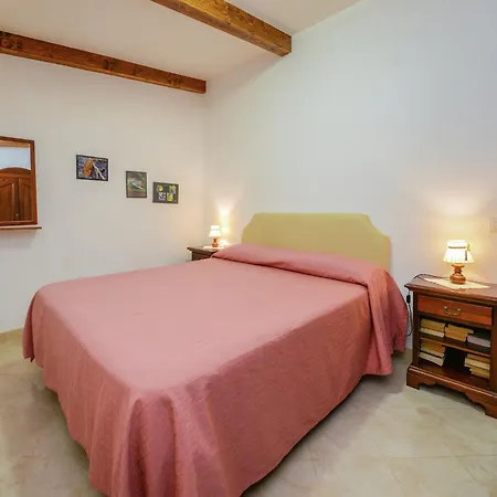 Luxurious Mansion In With Garden Holiday home